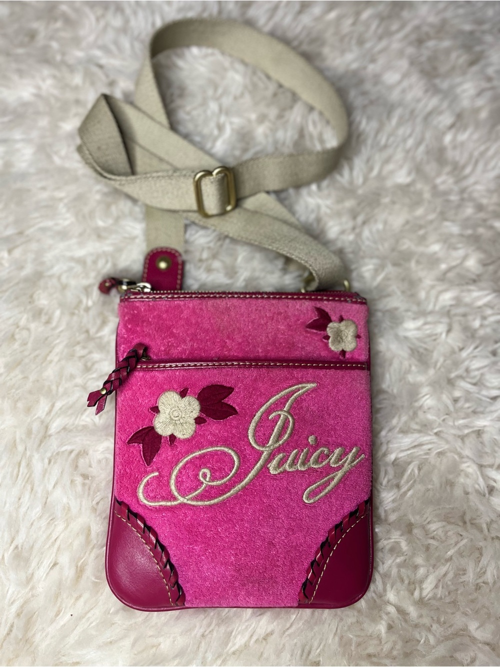 Vintage Juicy Couture Hot Pink and Gold Small Zip Pouch - Picture 1 of 8